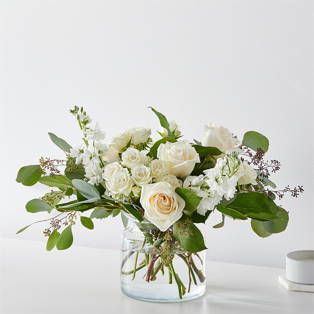 Fresh Linen Bouquet – KAREN'S AND TINA'S FLOWERS, Newmarket ON