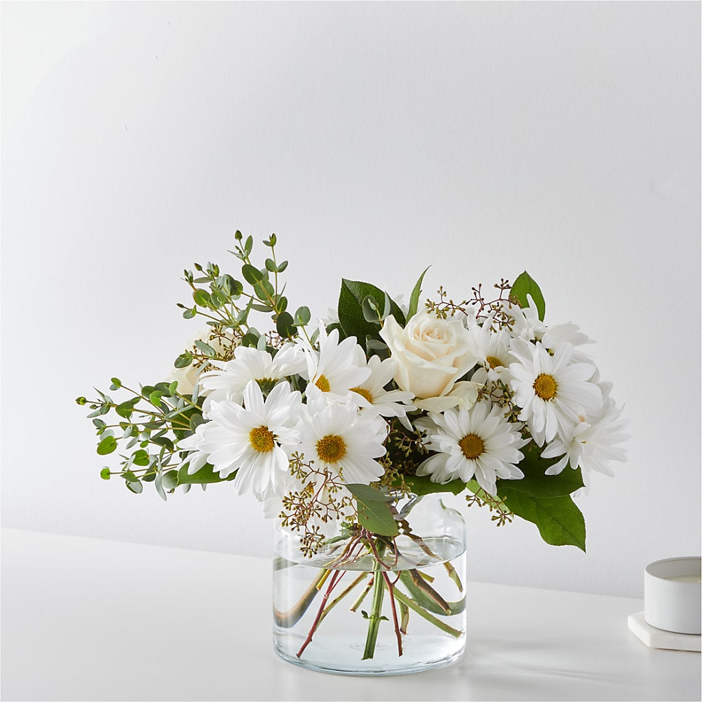 Fresh Linen Bouquet – KAREN'S AND TINA'S FLOWERS, Newmarket ON