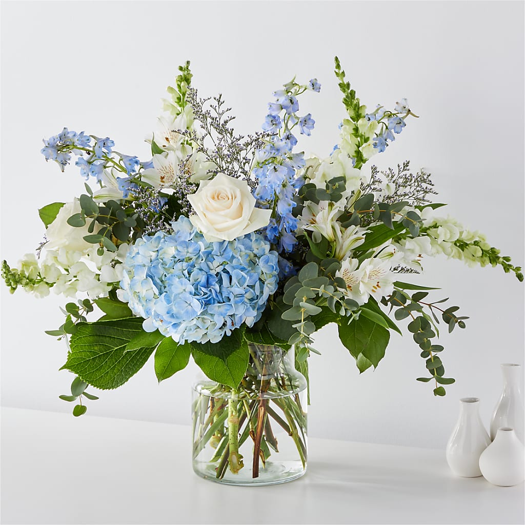 Coastal Blossom Bouquet – KAREN'S AND TINA'S FLOWERS, Newmarket ON