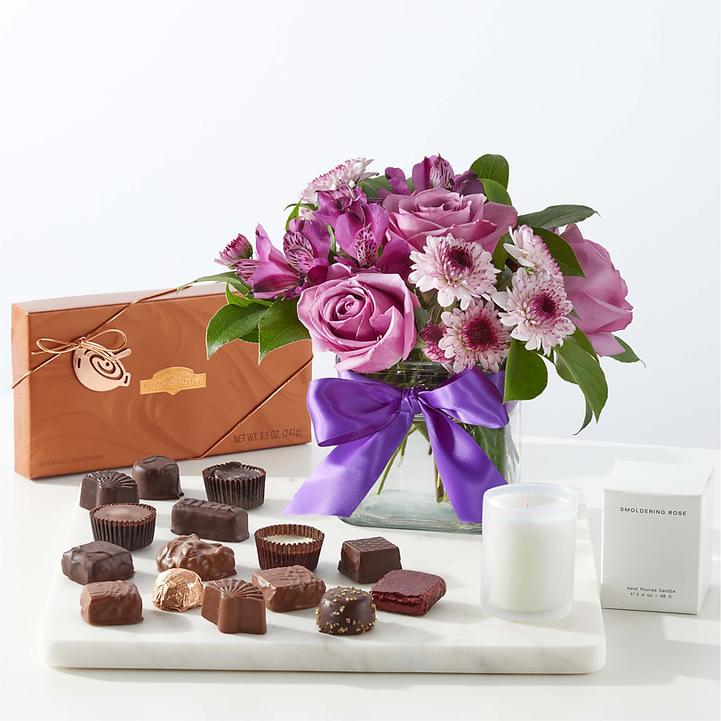 Sugarplum Bouquet – KAREN'S AND TINA'S FLOWERS, Newmarket ON