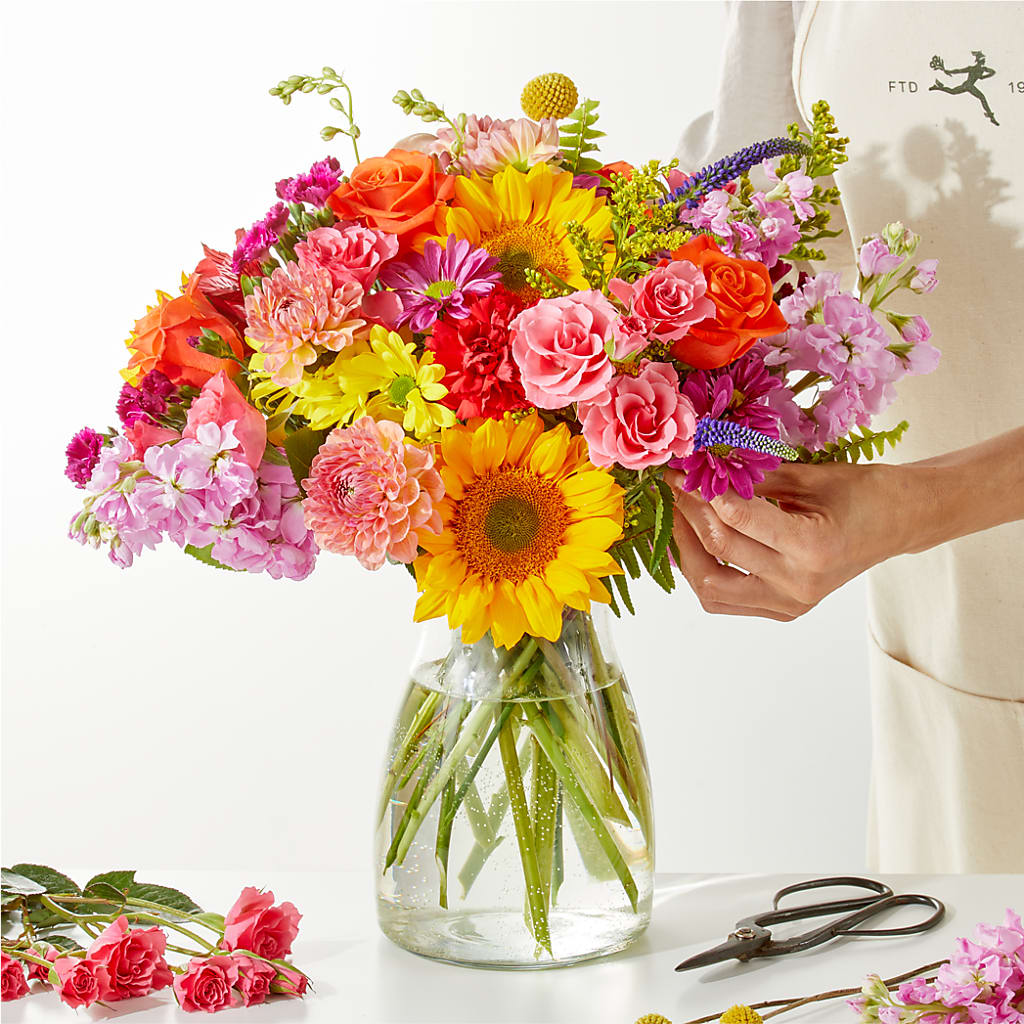 Cue the Confetti - A Florist Original – KAREN'S AND TINA'S FLOWERS, Newmarket ON