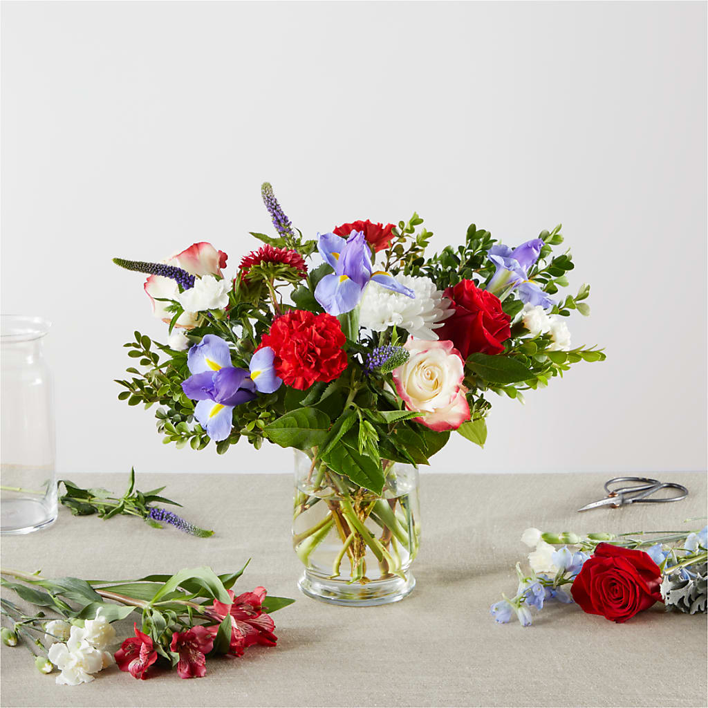 Star Spangled - A Florist Original – KAREN'S AND TINA'S FLOWERS, Newmarket ON
