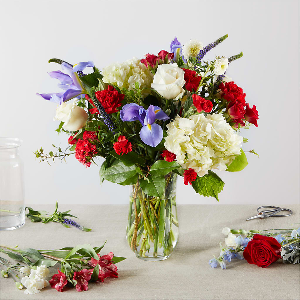 Star Spangled - A Florist Original – KAREN'S AND TINA'S FLOWERS, Newmarket ON