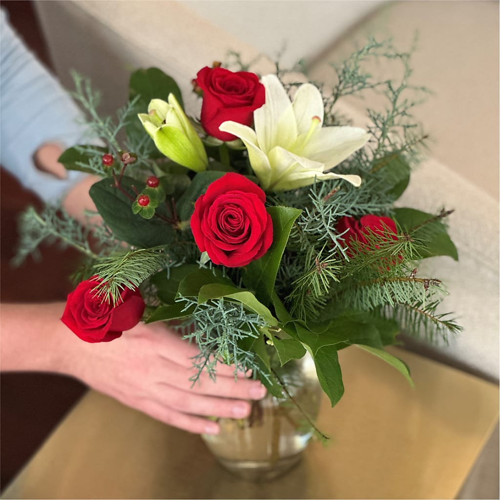 Glittering Lights Bouquet – KAREN'S AND TINA'S FLOWERS, Newmarket ON