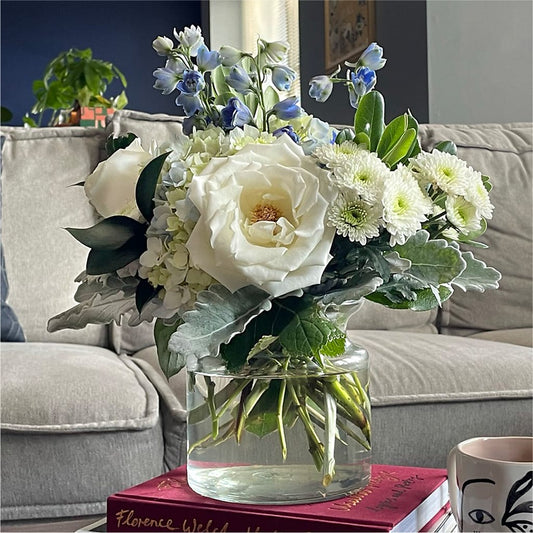 Clear Skies Bouquet – KAREN'S AND TINA'S FLOWERS, Newmarket ON