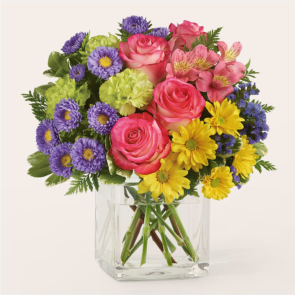 Candy Jar Bouquet – KAREN'S AND TINA'S FLOWERS, Newmarket ON