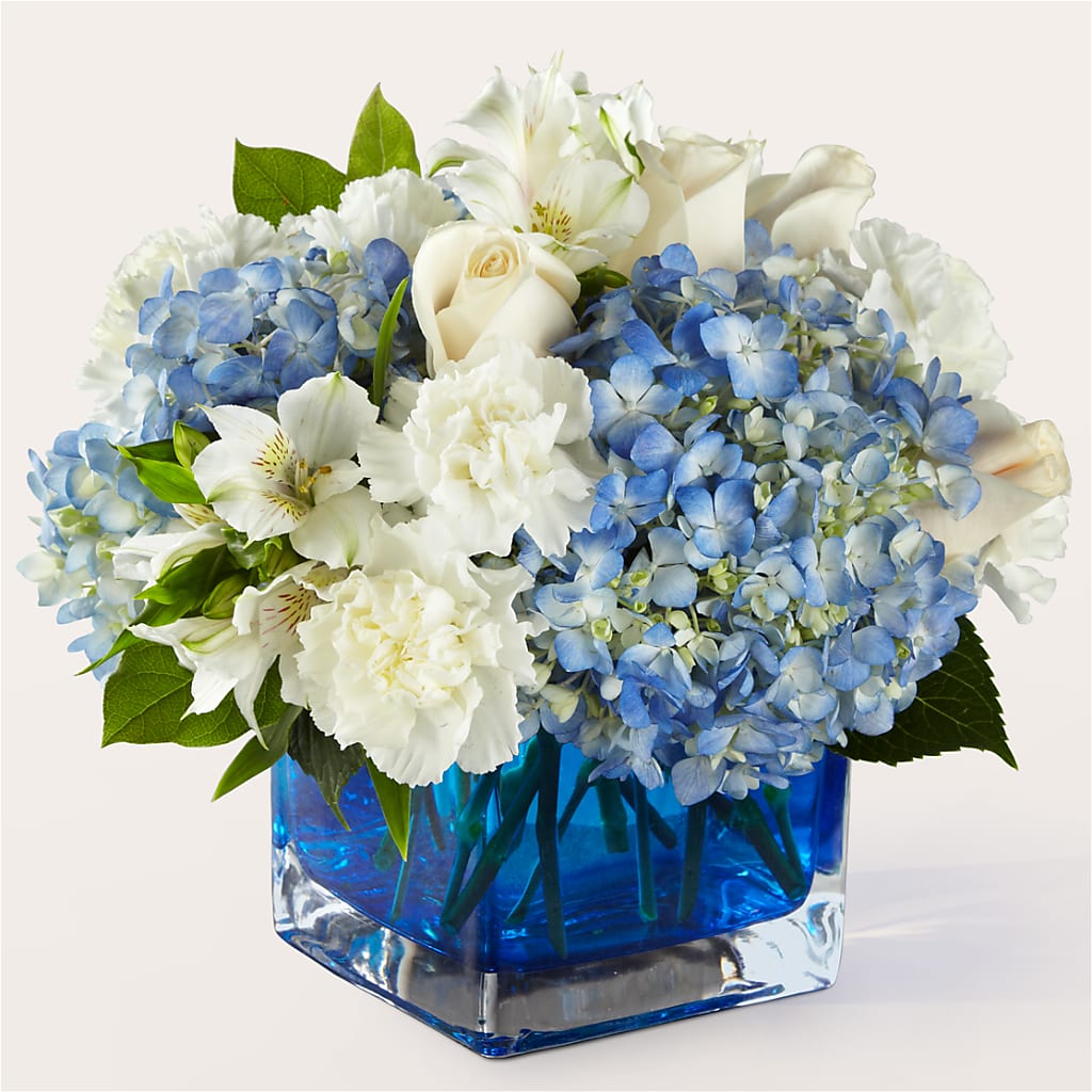 Soothing Waters Bouquet – KAREN'S AND TINA'S FLOWERS, Newmarket ON
