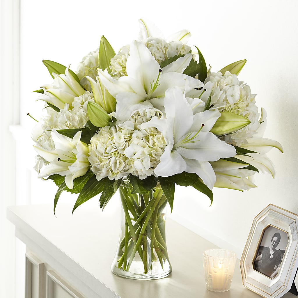 Compassionate Lily Bouquet – KAREN'S AND TINA'S FLOWERS, Newmarket ON