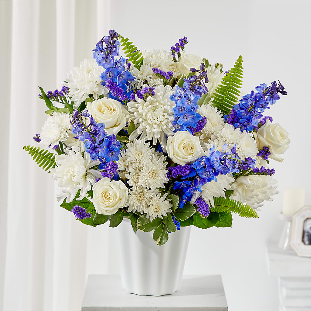 Hold Dear Tabletop Basket – KAREN'S AND TINA'S FLOWERS, Newmarket ON
