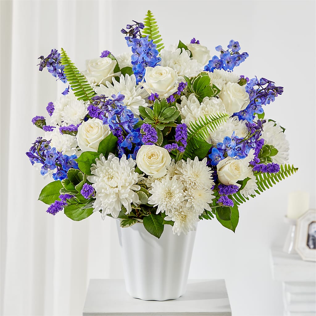 Hold Dear Tabletop Basket – KAREN'S AND TINA'S FLOWERS, Newmarket ON