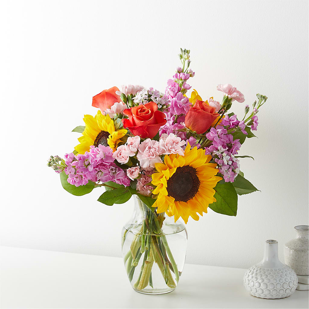 Yellow Brick Road Bouquet – KAREN'S AND TINA'S FLOWERS, Newmarket ON