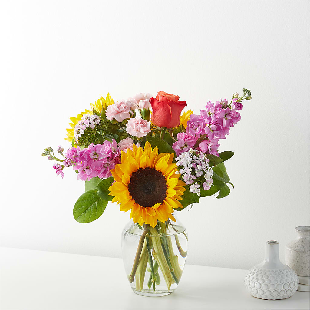 Yellow Brick Road Bouquet – KAREN'S AND TINA'S FLOWERS, Newmarket ON