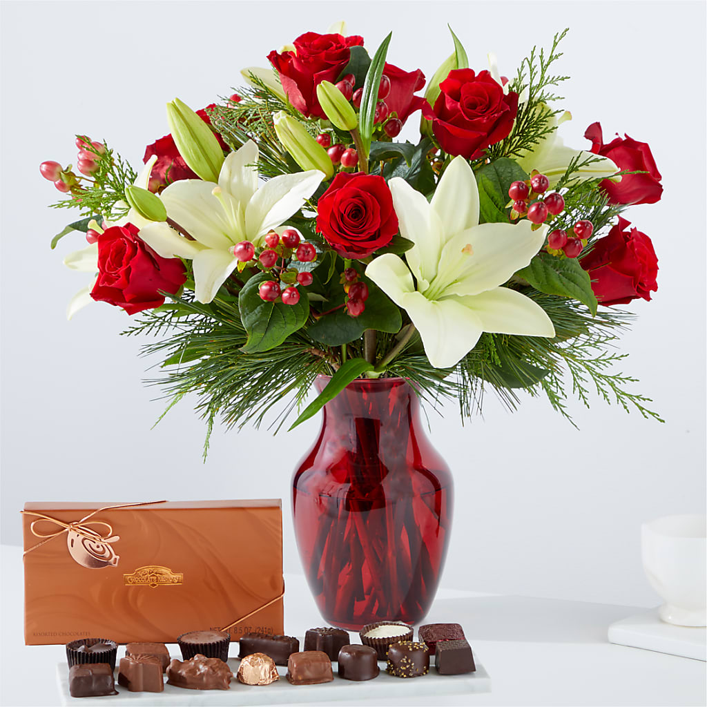 Evergreen Delight Bouquet and Chocolate Gift Set – KAREN'S AND TINA'S FLOWERS, Newmarket ON
