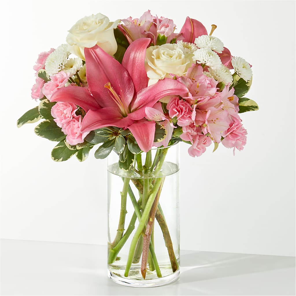 Piece of Cake Bouquet – KAREN'S AND TINA'S FLOWERS, Newmarket ON