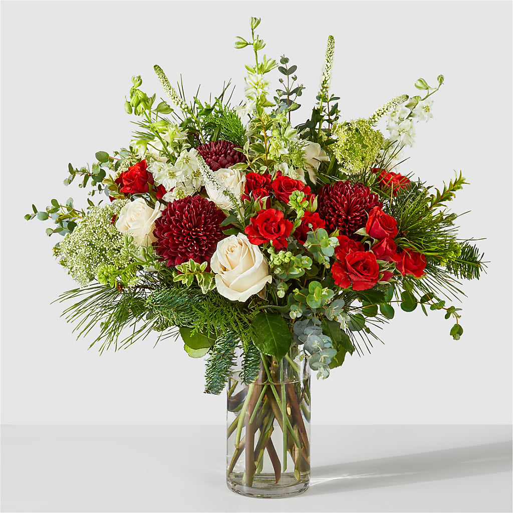 Favorite Traditions Bouquet – KAREN'S AND TINA'S FLOWERS, Newmarket ON
