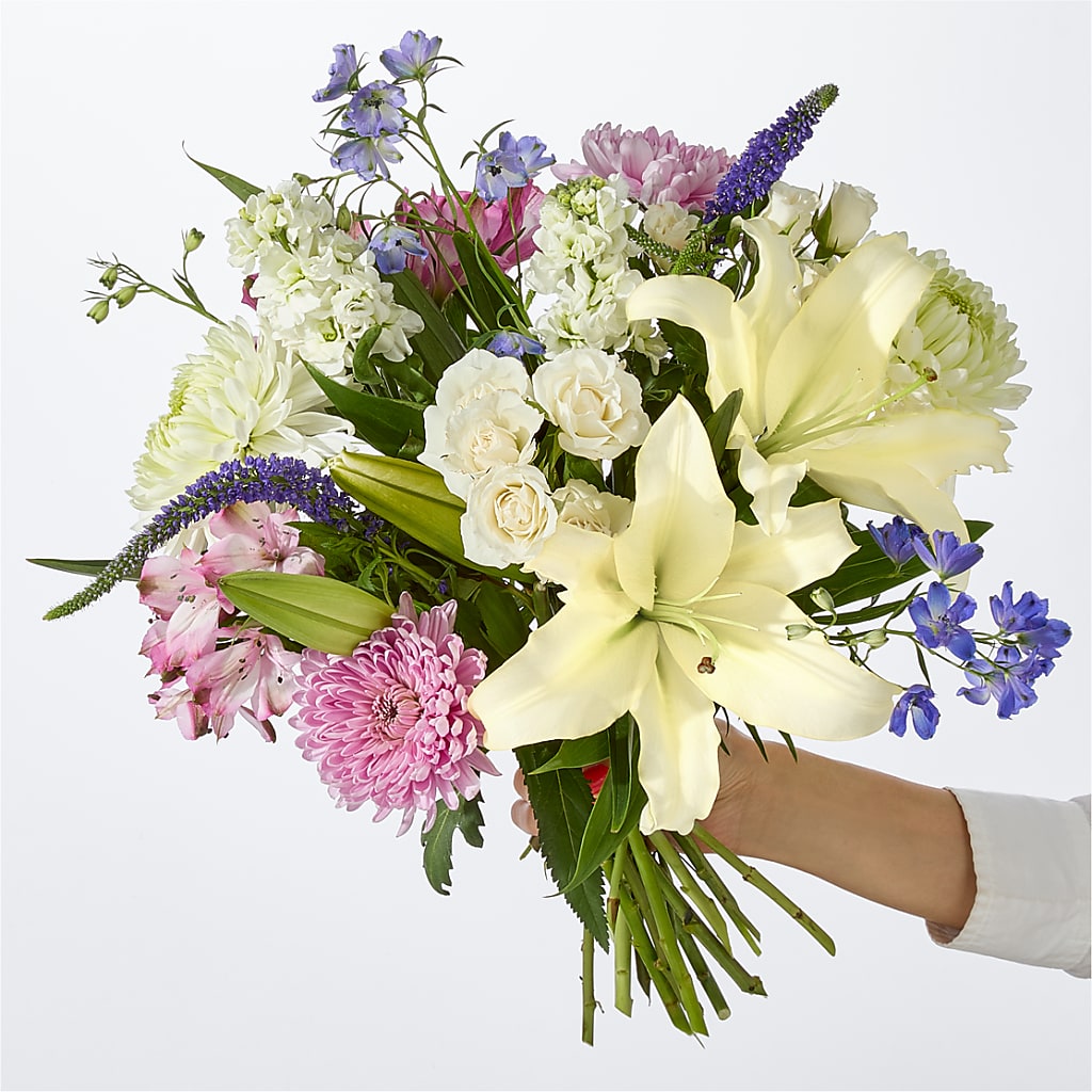 Winter Celebration Bouquet – KAREN'S AND TINA'S FLOWERS, Newmarket ON