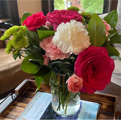 Sweet & Pretty Bouquet – KAREN'S AND TINA'S FLOWERS, Newmarket ON