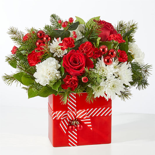 Presents Under the Tree Bouquet – KAREN'S AND TINA'S FLOWERS, Newmarket ON
