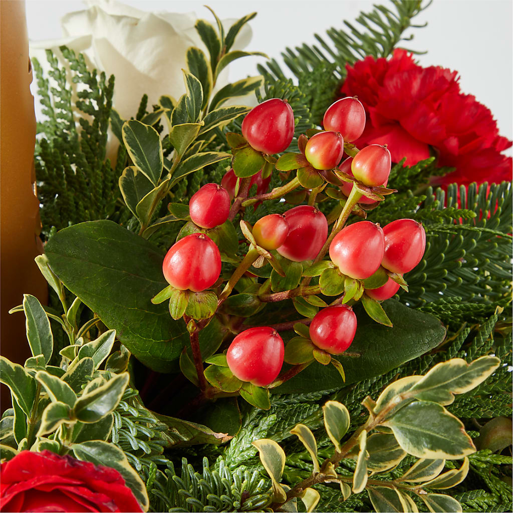 December Dreams Centerpiece – KAREN'S AND TINA'S FLOWERS, Newmarket ON
