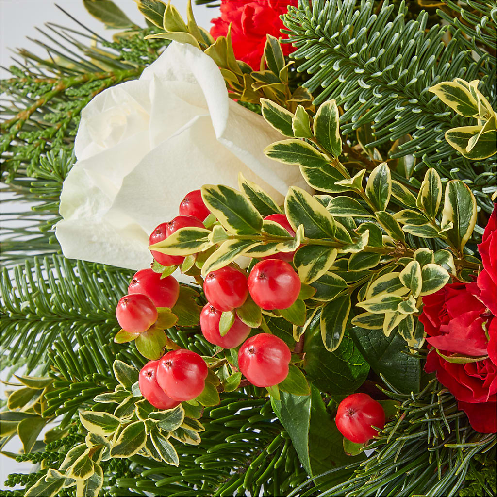 December Dreams Centerpiece – KAREN'S AND TINA'S FLOWERS, Newmarket ON