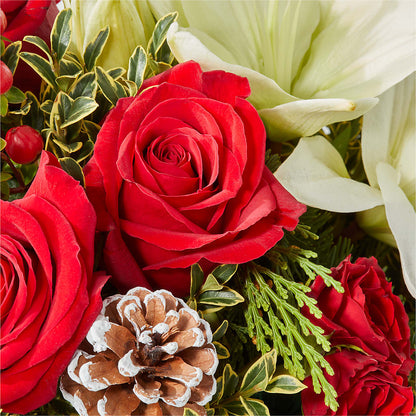 Snowy Wonderland Bouquet – KAREN'S AND TINA'S FLOWERS, Newmarket ON