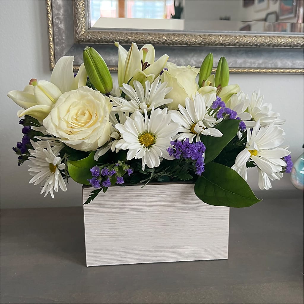 Beyond Blue Box Bouquet – KAREN'S AND TINA'S FLOWERS, Newmarket ON
