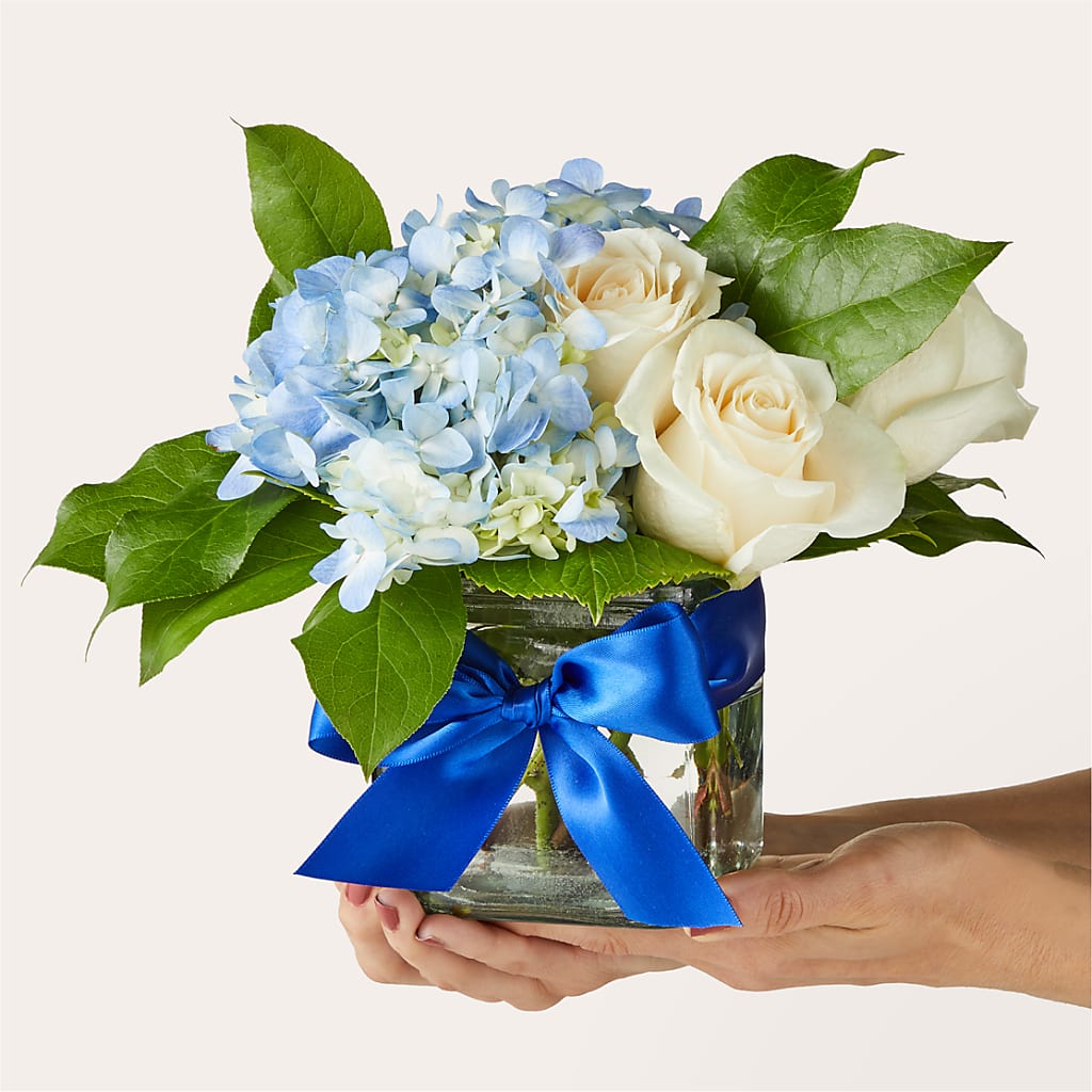 Sky Blue Delight Bouquet – KAREN'S AND TINA'S FLOWERS, Newmarket ON