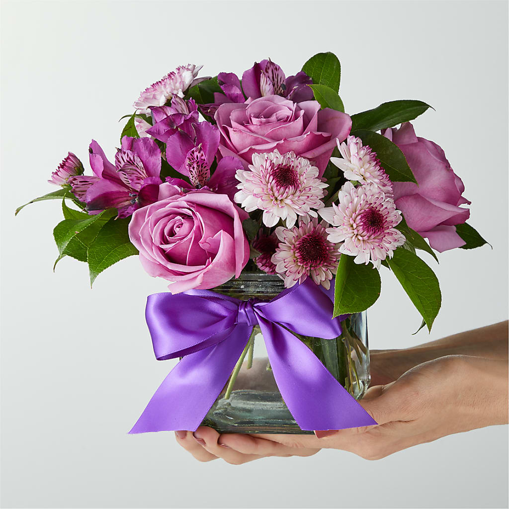 Sugarplum Bouquet – KAREN'S AND TINA'S FLOWERS, Newmarket ON