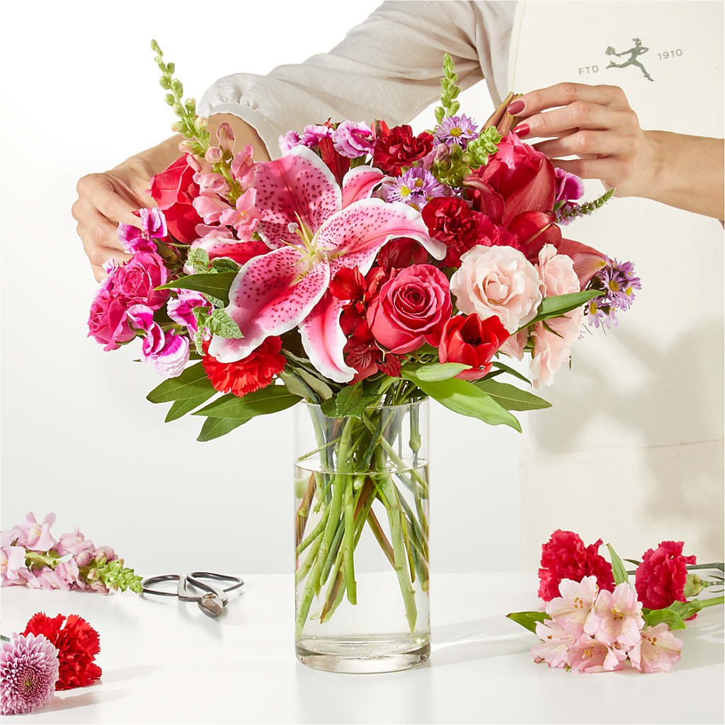 Together Forever - A Florist Original – KAREN'S AND TINA'S FLOWERS, Newmarket ON