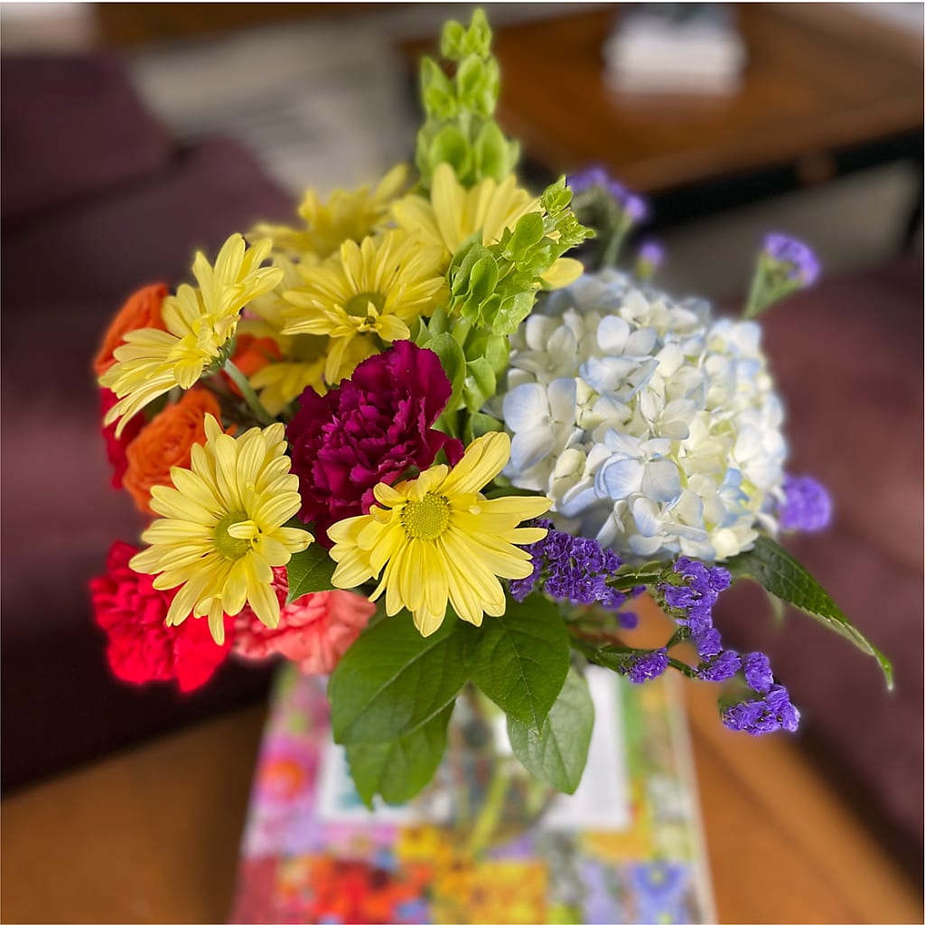 Summer Spectra - A Florist Original – KAREN'S AND TINA'S FLOWERS, Newmarket ON
