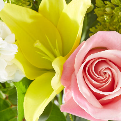 Garden Delight Bouquet – KAREN'S AND TINA'S FLOWERS, Newmarket ON