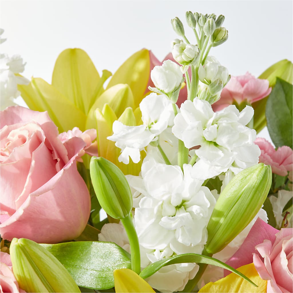 Garden Delight Bouquet – KAREN'S AND TINA'S FLOWERS, Newmarket ON