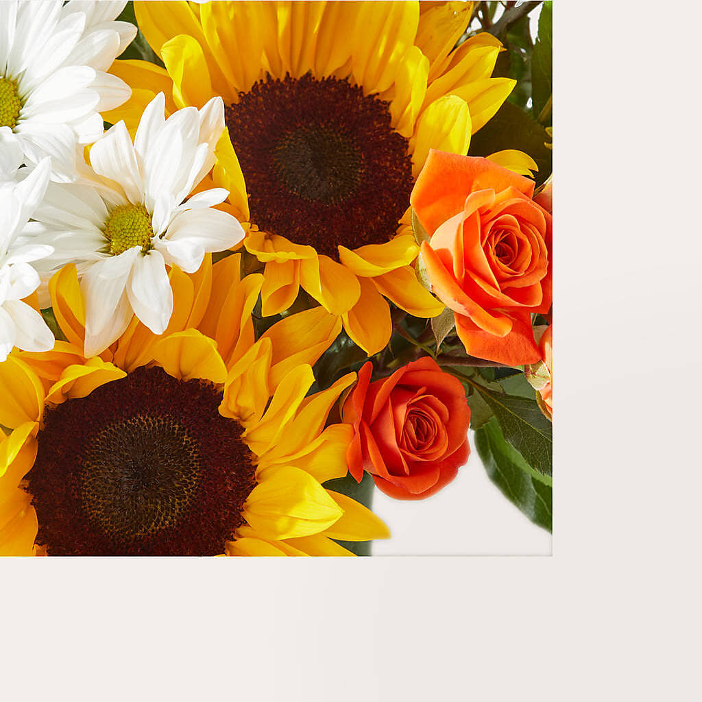 Sun-drenched Blooms Box Bouquet – KAREN'S AND TINA'S FLOWERS, Newmarket ON