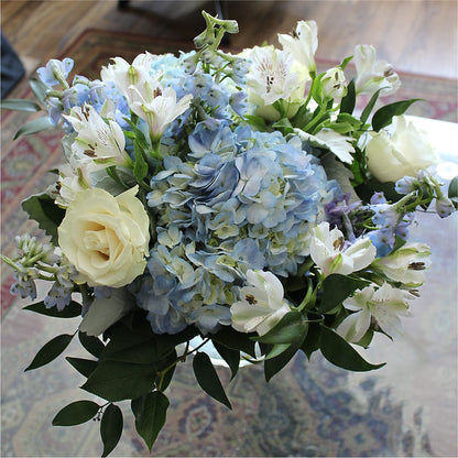 Clear Skies Bouquet – KAREN'S AND TINA'S FLOWERS, Newmarket ON