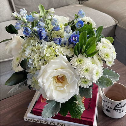Clear Skies Bouquet – KAREN'S AND TINA'S FLOWERS, Newmarket ON