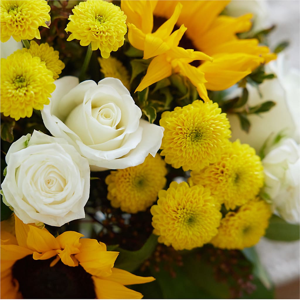 Luminous Morning Bouquet – KAREN'S AND TINA'S FLOWERS, Newmarket ON