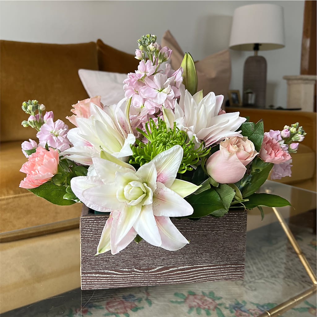 Beautiful Spirit Basket – KAREN'S AND TINA'S FLOWERS, Newmarket ON