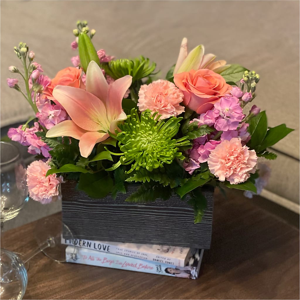 Beautiful Spirit Basket – KAREN'S AND TINA'S FLOWERS, Newmarket ON