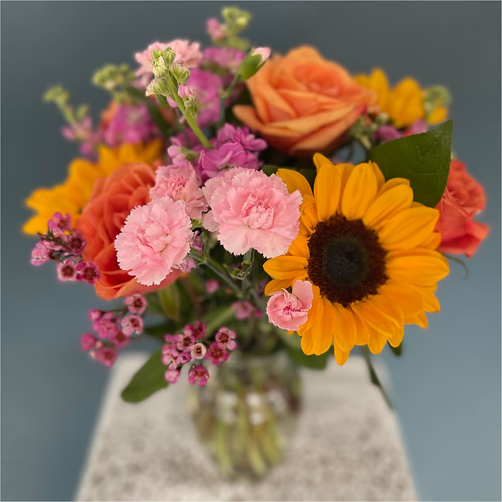 Yellow Brick Road Bouquet – KAREN'S AND TINA'S FLOWERS, Newmarket ON