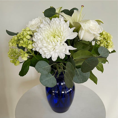 Snowy Dreams Bouquet – KAREN'S AND TINA'S FLOWERS, Newmarket ON