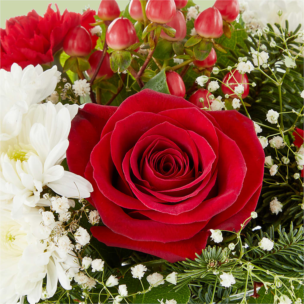Chance of Flurries Bouquet – KAREN'S AND TINA'S FLOWERS, Newmarket ON