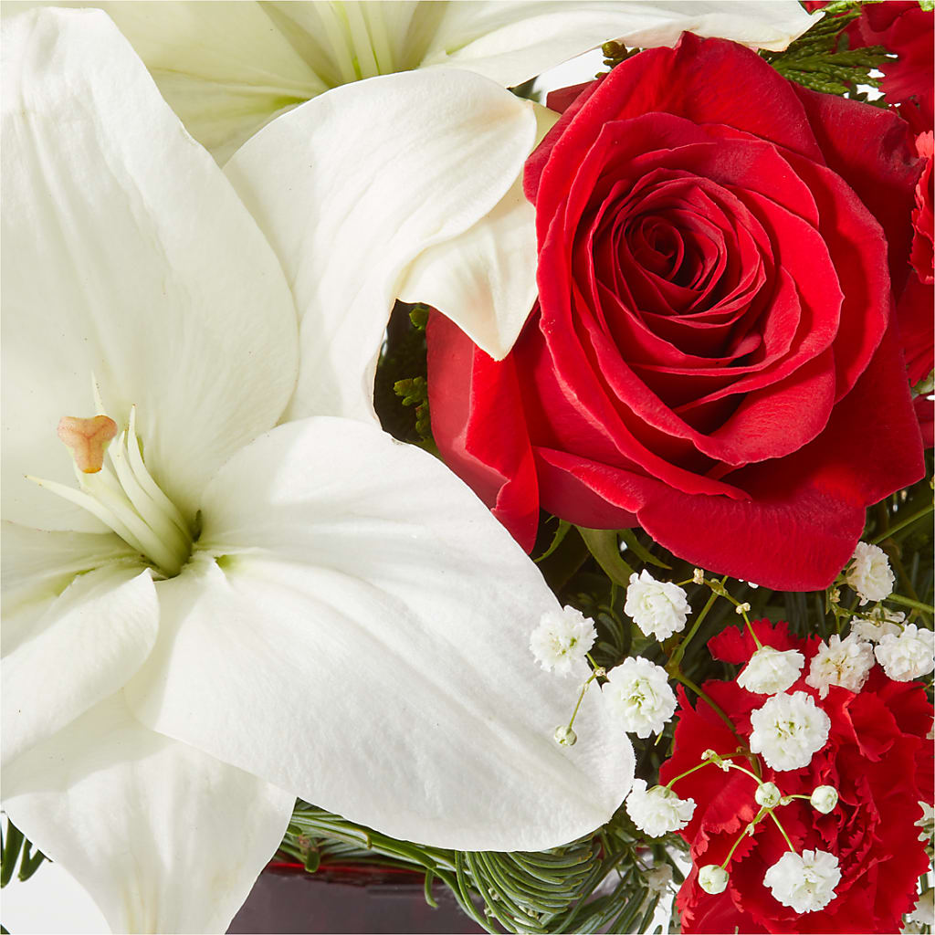 Holiday Season Bouquet – KAREN'S AND TINA'S FLOWERS, Newmarket ON