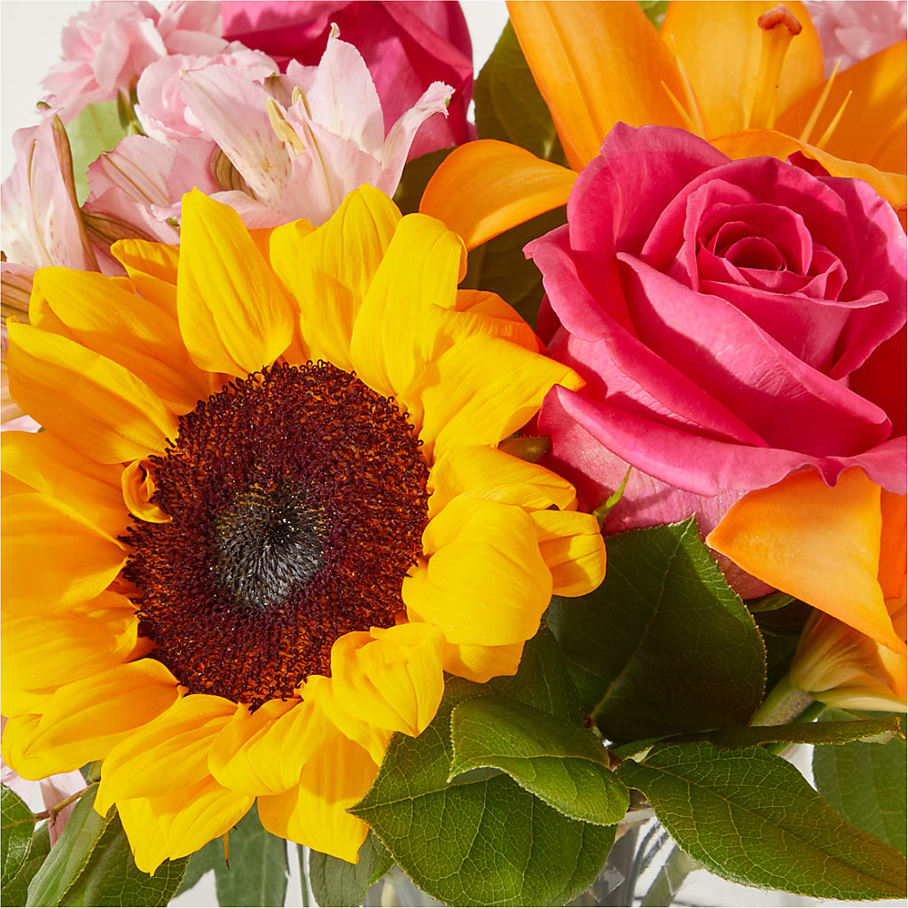 In Full Swing Bouquet – KAREN'S AND TINA'S FLOWERS, Newmarket ON