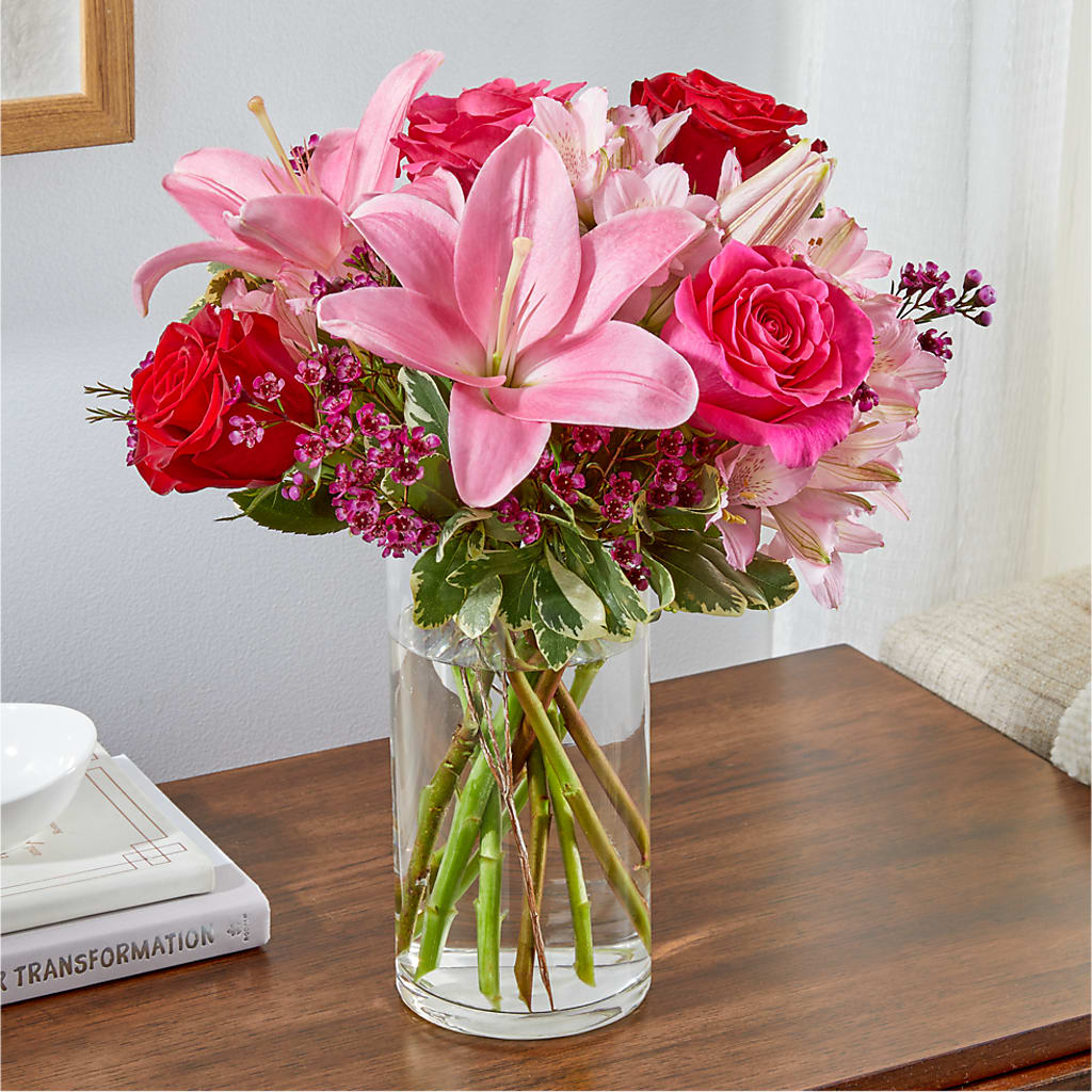 Lucky in Love Bouquet – KAREN'S AND TINA'S FLOWERS, Newmarket ON