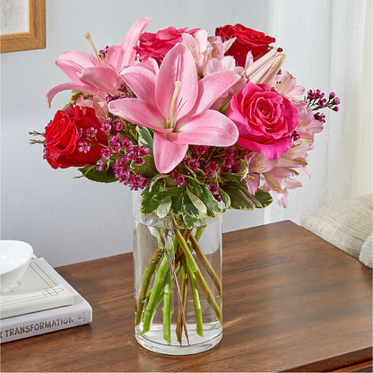 Lucky in Love Bouquet – KAREN'S AND TINA'S FLOWERS, Newmarket ON
