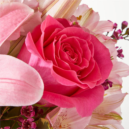 Lucky in Love Bouquet – KAREN'S AND TINA'S FLOWERS, Newmarket ON