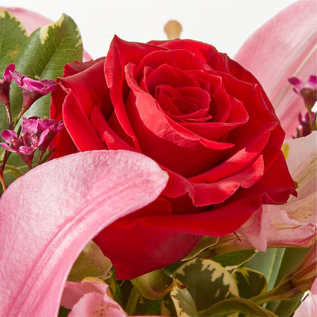 Lucky in Love Bouquet – KAREN'S AND TINA'S FLOWERS, Newmarket ON