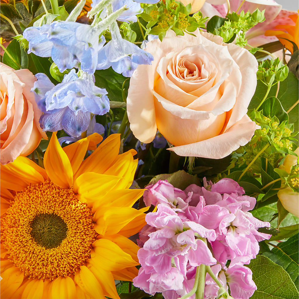 Dreamy Meadows Bouquet – KAREN'S AND TINA'S FLOWERS, Newmarket ON