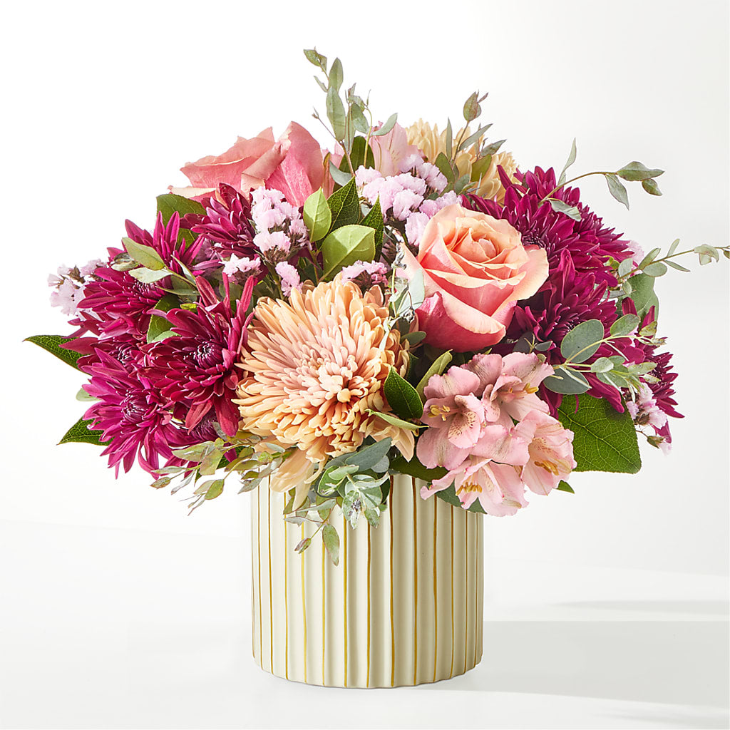 Berry Cobbler Bouquet with Ivory Vase – KAREN'S AND TINA'S FLOWERS, Newmarket ON