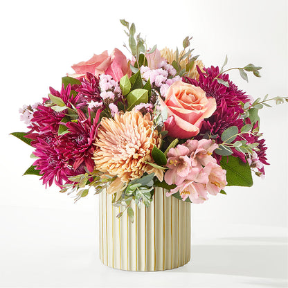 Berry Cobbler Bouquet with Ivory Vase – KAREN'S AND TINA'S FLOWERS, Newmarket ON